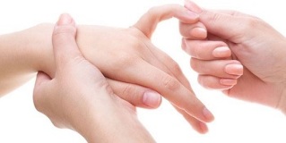 causes of finger joint pain