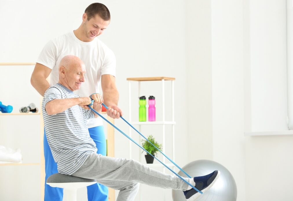 Coxarthrosis therapy in an elderly man with exercise therapy