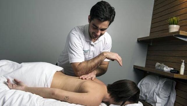 massage for pain in the shoulder blades